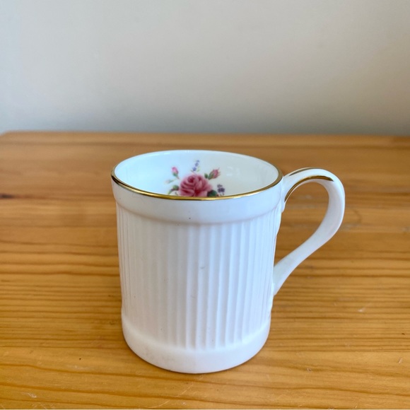 Vintage 80s The Danbury Mint Staffordshire Tea Rose Espresso Demitasse Cup Mug - Picture 3 of 7